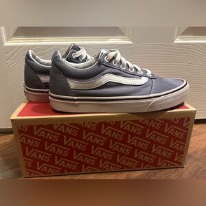 Classic VANS Off The Wall Canvas Ladies Sneakers. Size 8.